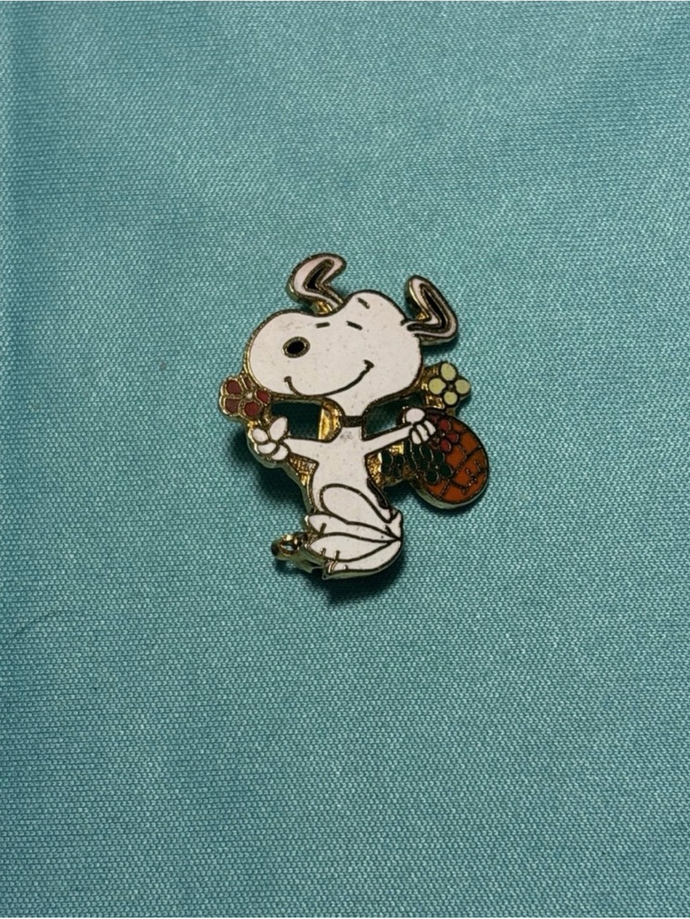 Snoopy White Enamel Pin - Kids Accessories